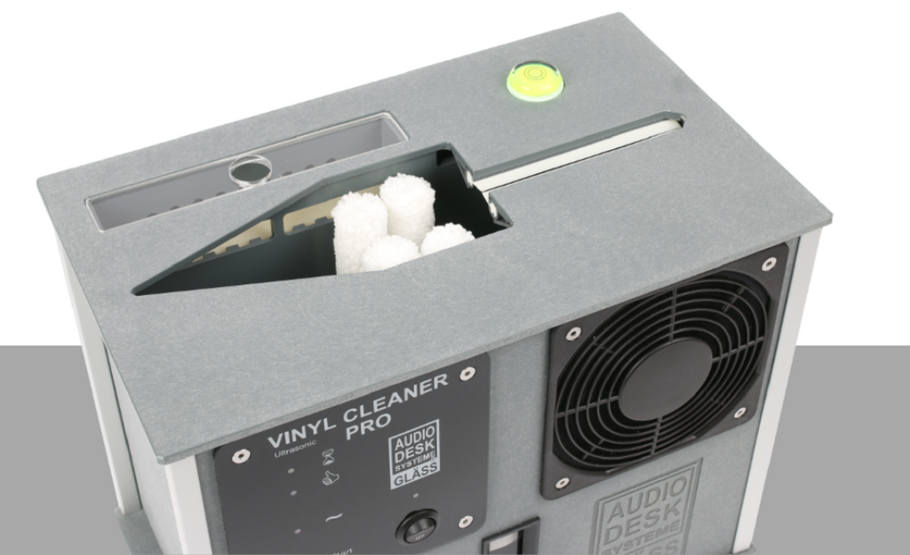 AudioDesk-Vinyl-Cleaner-prox-Microfibre-Cleaning-Barrel