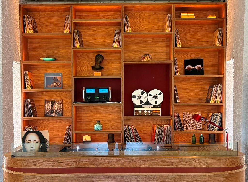 McIntosh-Hotel System-HiFi-Power